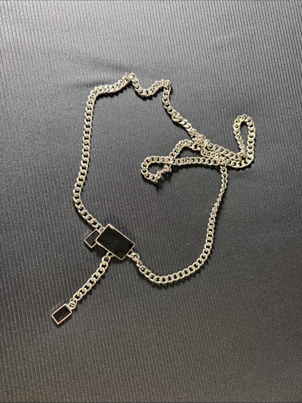 Vintage Silver-Tone Chain Hair Accessory with Black Accents